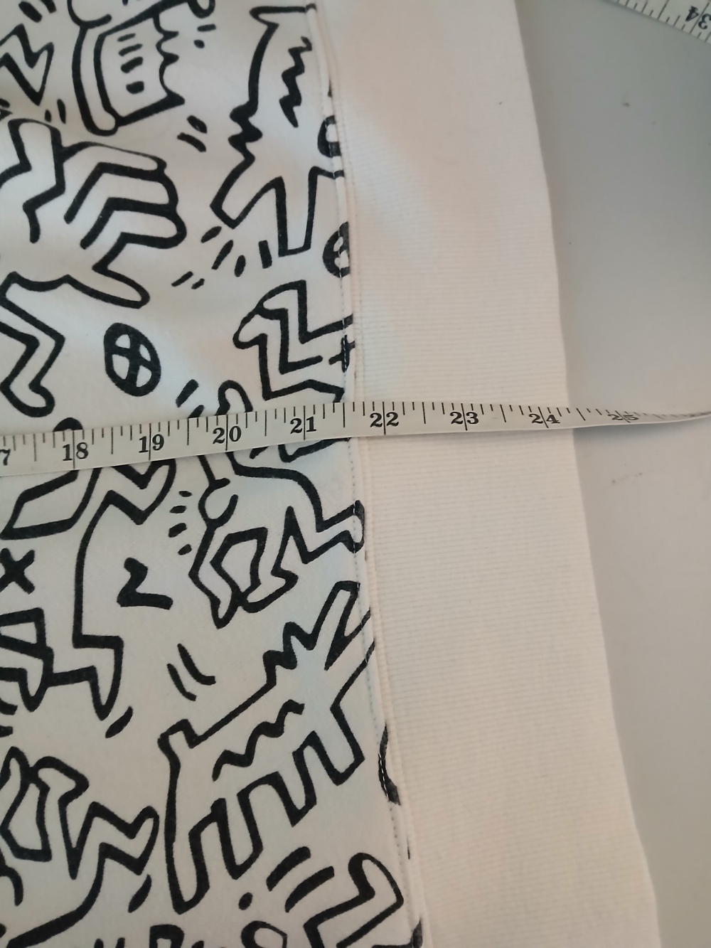 H&M x Keith Haring White Crewneck Sweater with Black Abstract Doodle Print - Picture 5 of 5